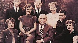 Escuela de O Cap 15: Mujer Maravilla in Poliamor Bondage and Fetish Scenes