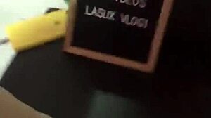 Visitando a mi vecino mientras su esposa no está!