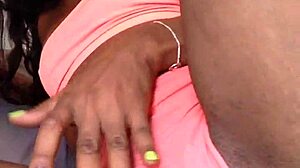 Ebony shows fat cameltoe then twerks seductively