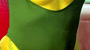 HOT TEEN LETS ROOMMATE FUCK HER PUSSY AND CUM INSIDE BEFORE ANYONE ARRIVES!