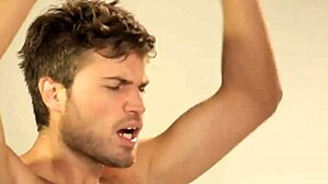 Gaysiler korunmasız sikiş zevkini yaşa!