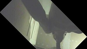 Etalon Couilles Pleines Gros Juteur Se Fait Purger En Glory Hole