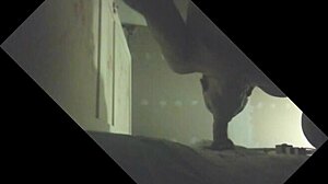 Etalon Couilles Pleines Gros Juteur Se Fait Purger En Glory Hole