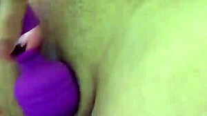 i'm using this vibrator on my dry pussy lips, feels amazing