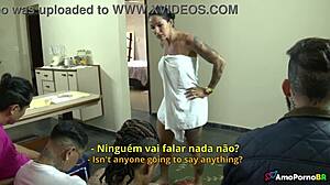 melhores amigos comeram minha madrasta por causa de uma aposta. aposta levou a momentos quentes.