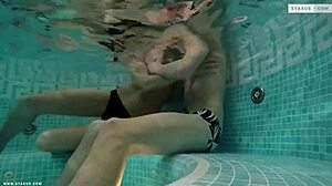 Твинки ебутся без резинки в дикой оргии