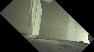 Etalon Couilles Pleines Gros Juteur Se Fait Purger En Glory Hole