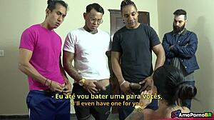 melhores amigos comeram minha madrasta por causa de uma aposta. aposta levou a momentos quentes.