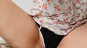 너무 흥분돼서 자위 참을 수 없었어!