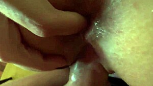 近景奶油性交与前任结束在宿舍变态棕发女内裤上射精