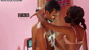 फक याह! यंग 18+ मॉडल बंगाली गैंगबैंग में टू कपल्स के साथ