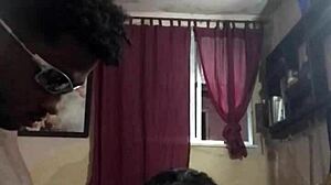 Muleque da quebrada handles big black cock outdoors