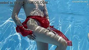 Mimi Cica's hot erotics in the swimming pool?