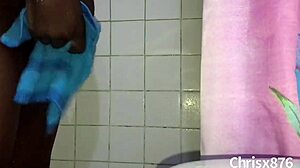 Wah, selepas mandi aku haus fun liar dengan dia!