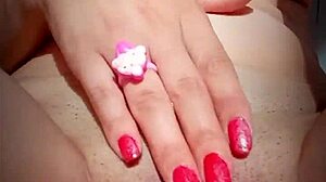 Skandal se razvije, ko profesorica Milet iz univerze Buenos Aires razkrita v javnem spolnem puščanju