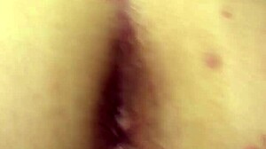 Amateurs play with her pussy, fingering and masturbating her ass