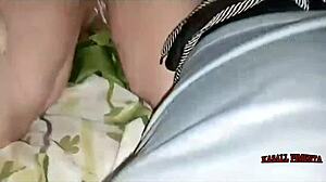 mulher branca sentando bem gostoso no pau