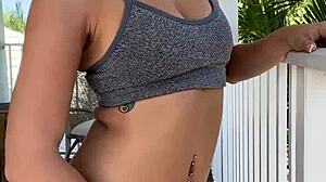 Hell yeah, Luna Luxe masturbates on balcony in hot sun!