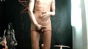 barefeet whore feet fetish with long legs