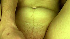 masturbating my pussy close-up on day 42, real amateur babe 😍