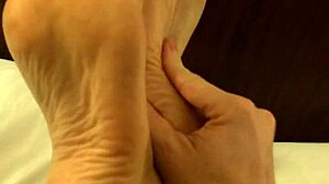 wb - coworker - high arch rubbing