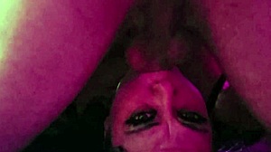 Sweeping Out the Pipes in a Seductive Milf Manner