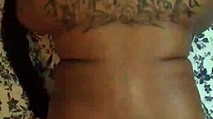 Hazelnutxxx shakes her ebony ass in the hood