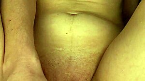 masturbating my pussy close-up on day 42, real amateur babe 😍