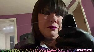 Tina Snua tells you to wank in her latex outfit.