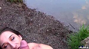 Increible mamada al aire libre corrida en la boca de mi amiga musculosa argentina karyn bayres