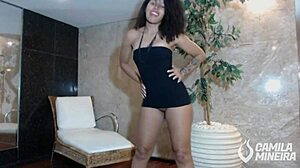 Morena novinha dancing funk with plug in ass