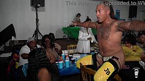 X-Men strippen für MILFs öffentlich – Teil 2 wild mit Ebony Anal