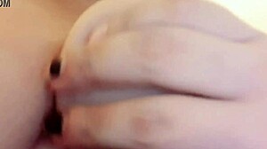 i'm the bisexual stepmother fingering myself so horny in homemade amateur