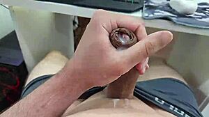 Batendo Uma Punheta Bem Gostosa