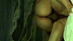 18'lik hatun dev yarağa binip götünü sallıyor