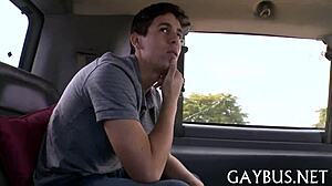 Gay Guy Gives Pleasuring Blowjob And Sucking Bareback Cock!