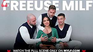 금발 밀프 프리스틴 에지, 학생 자지에 박혀