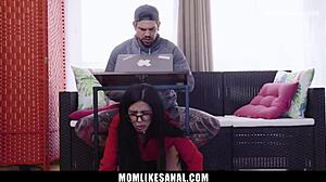 Anak Tiri Peras Ugut Ibu Tiri Yang Selisih Dengan Bapa Mertua Untuk Aksi Keras