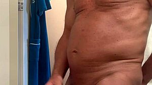 Masturbation in bathroom leads to cumshot flashing