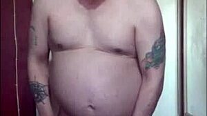 Игрушки в анал-пизде заставляют кончать быстрее на коленях