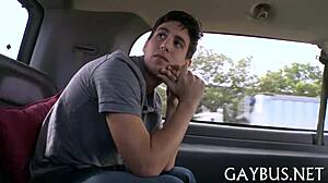 Gay Guy Gives Pleasuring Blowjob And Sucking Bareback Cock!