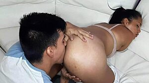 Mi Hermanastra Se Queda Atrapada Y Yo Chupo Su Rico Culo