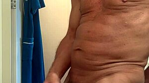 Masturbation in bathroom leads to cumshot flashing