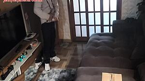 Wife drops towel to seduce delivery guy