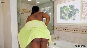Fat Ass Ebony Victoria Cakes Shows Off Her Juicy Bubble Butt in Intense Sex
