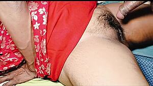 लाल ड्रेस में देसी भाभी को हॉट एनल एक्शन मिलता है