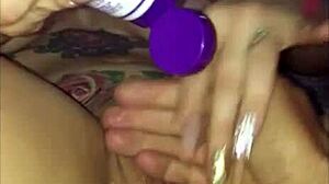 Watch this blond milf fist herself!