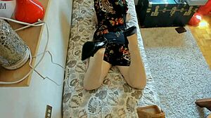 Fantastiska sexiga fötter för den italienska milfen 4k