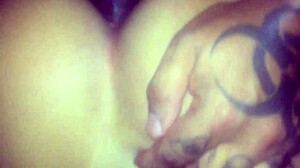 Depois de balada, latina oferece cuzinho