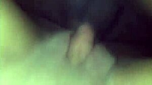 Depois de balada, latina oferece cuzinho